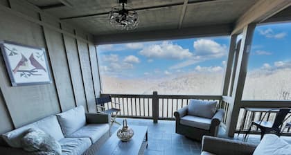 Escape to Mountain Paradise - 1BR/1BA Condo with Breathtaking Views of the Blue Ridge Mountains!