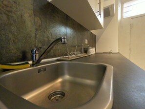 Hair dryer, soap, toilet paper - Tiber Apartment in Trastevere (Rome)