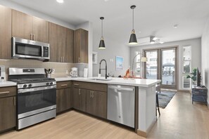 冰箱、烤箱、炉灶、洗碗机