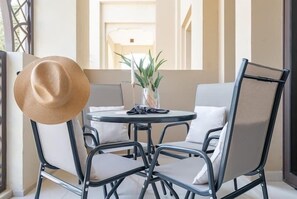 Luxury Apartment | In-room dining