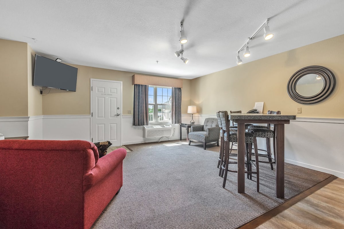 Condo (Cunningham Suite - Kelleys Island Ven) | Exterior