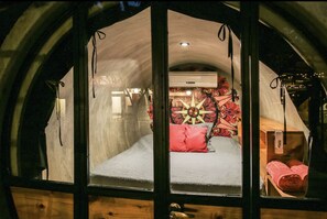 5 bedrooms, WiFi, bed sheets