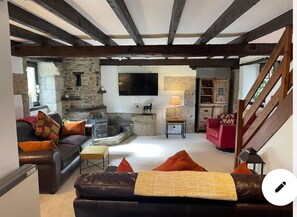 Smart TV, fireplace