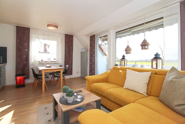 Living area - Ferienwohnung Seebeere- Obergeschosswohnung in Norddeich für bis zu 4 Personen (Norden)