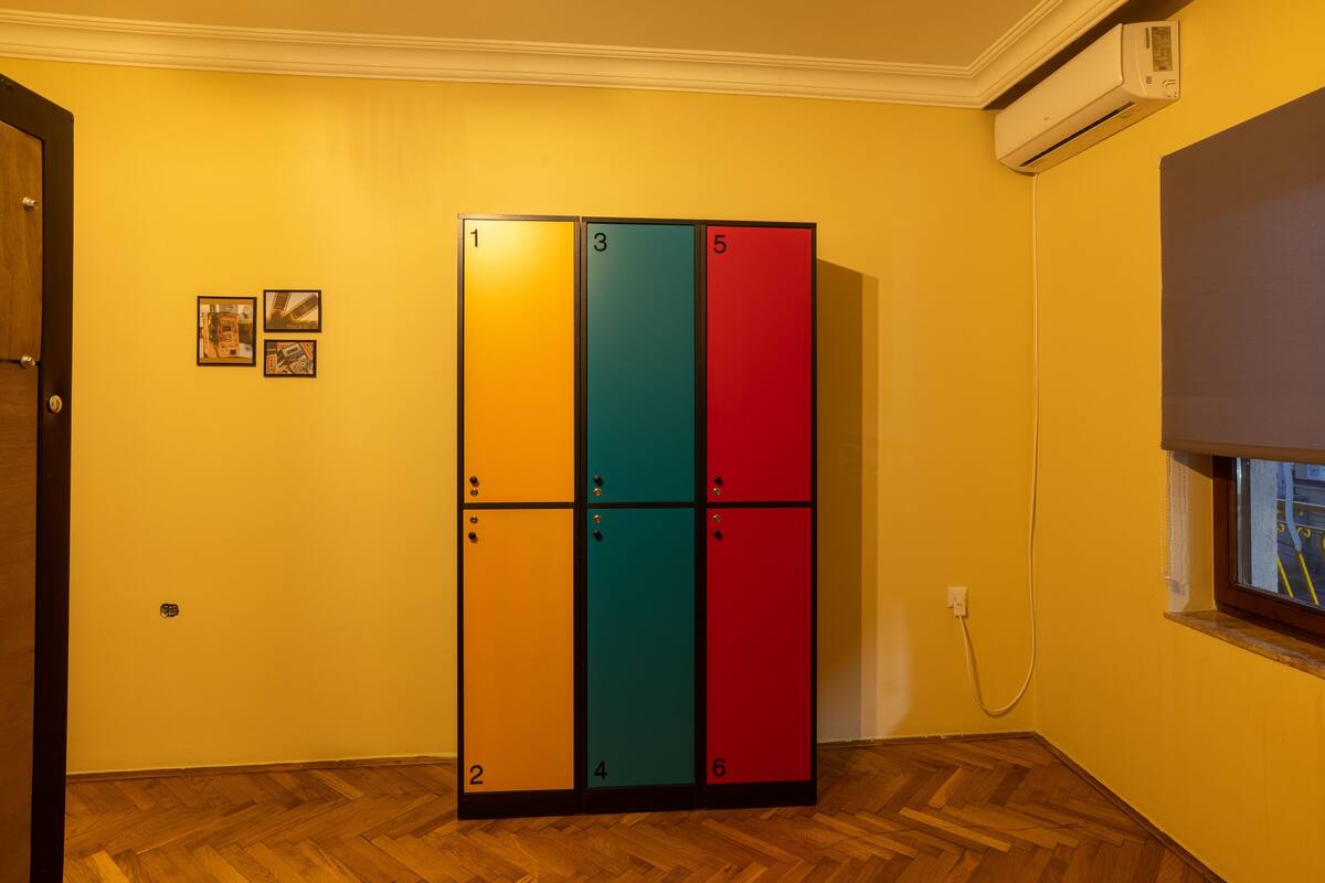 Basic Room, Mixed Dorm | Desk, laptop workspace, WiFi (free), bed sheets