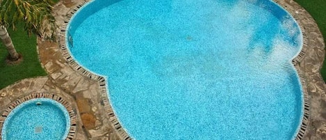 Piscine extérieure