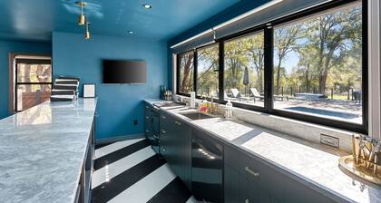 Luxury Retreat: Hot Tub, Fire Pit, Pool & Game Room