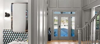 Luxury Retreat Hot Tub, Fire Pit, Pool  GameRoom