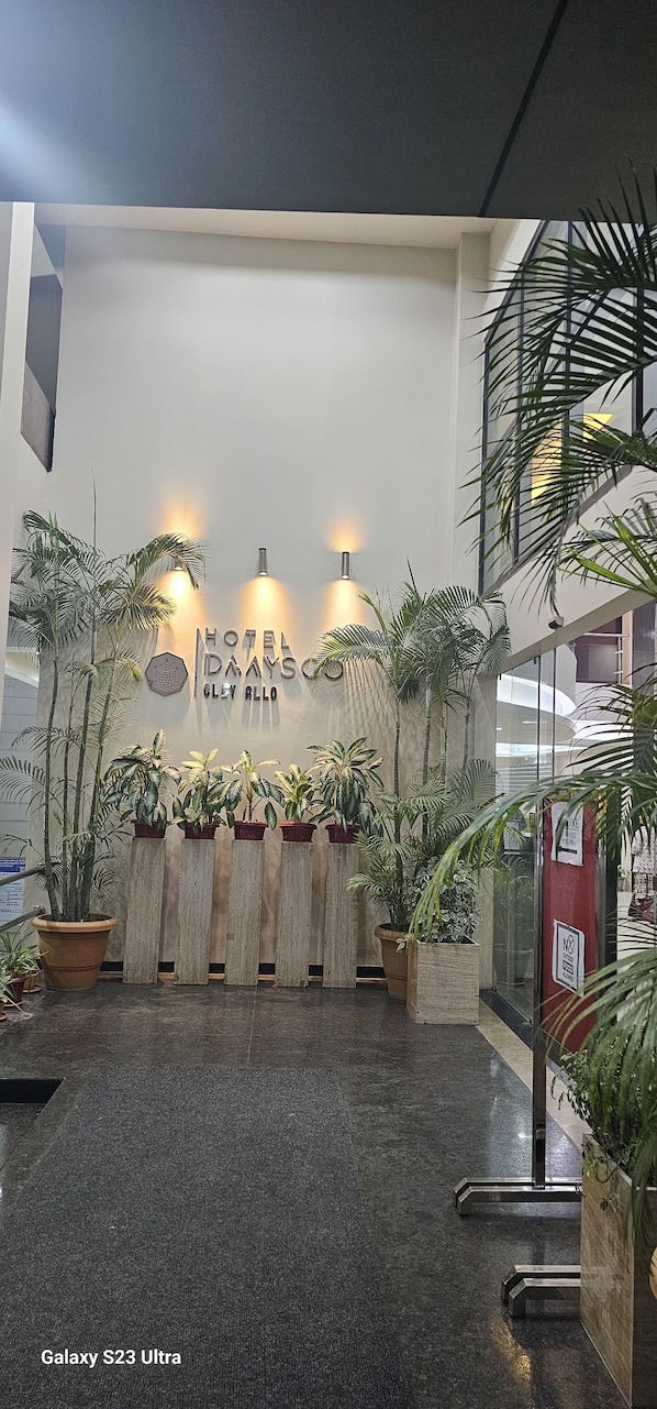 Interior entrance - HOTEL DAAYSCO OLEY ALLO (Guwahati)