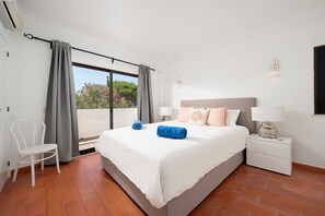 3 bedrooms, iron/ironing board, free WiFi, bed sheets