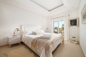 5 Schlafzimmer, Bügeleisen/Bügelbrett, kostenloses WLAN, Bettwäsche
