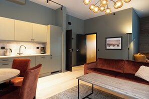 Superior Apartment | Living area | 35-inch flat-screen TV with digital channels - Riddergaarden Leiligheter (Øystre Slidre)