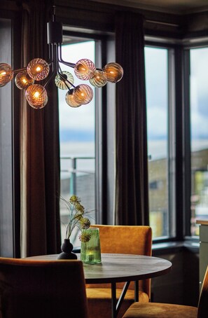 Apartamento superior | 2 quartos, Wi-Fi de cortesia, roupa de cama