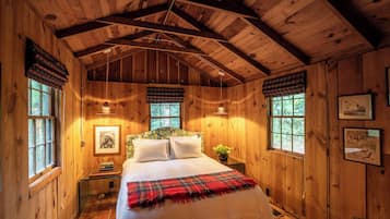 3 bedrooms, desk, travel crib, free WiFi