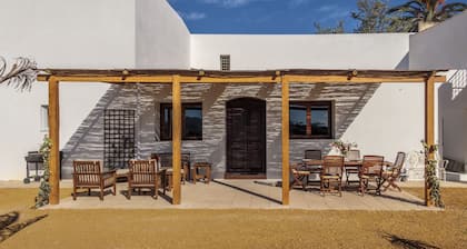 Tranquil Rural Villa 3 beds 2 baths Private Pool, great views, close to the sea
