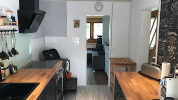 Réfrigérateur, four, plaque de cuisson, lave-vaisselle