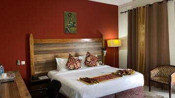 Deluxe Room | Desk, laptop workspace, free WiFi