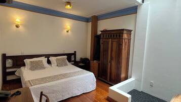 1 quarto, escrivaninha, Wi-Fi de cortesia