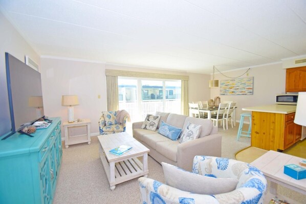 Living area - Surfwood 203 2 Bedroom Condo by RedAwning (Ocean City)