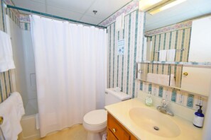 Apartment, 2 Schlafzimmer | Badezimmer