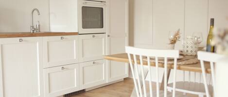 雪櫃、焗爐、爐具、洗碗機