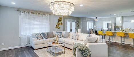 House (4 Bedrooms) | Front of property