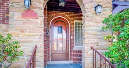 Silver Springs Home: Walk to Downtown!