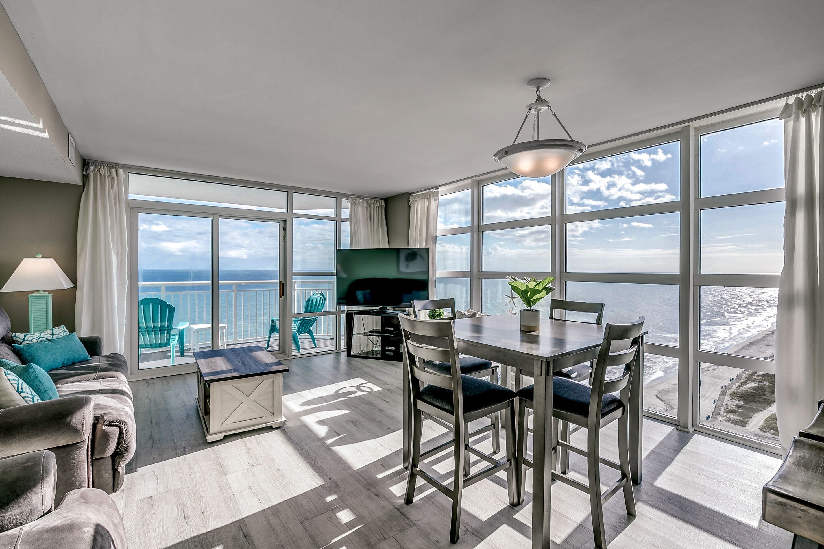 Luxury Oceanfront Penthouse w/ Expansive Ocean Views!