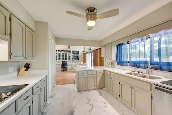 House (4 Bedrooms) | Interior - Lovely Goldsboro Home w/ Yard & Grill! (Goldsboro)