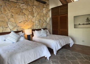 1 bedroom, free WiFi, bed sheets - Sandcastle House Oceanfront Paradise in Fernandez Bay (New Bight)