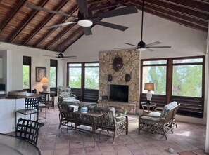 Interior - Sandcastle House Oceanfront Paradise in Fernandez Bay (New Bight)