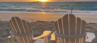 Sandcastle House Oceanfront Paradise in Fernandez Bay