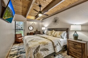 2 Schlafzimmer, Schreibtisch, Bügeleisen/Bügelbrett, kostenloses WLAN