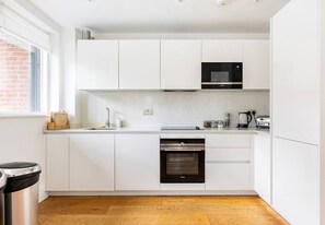 Refrigerador, microondas, horno, lavavajillas