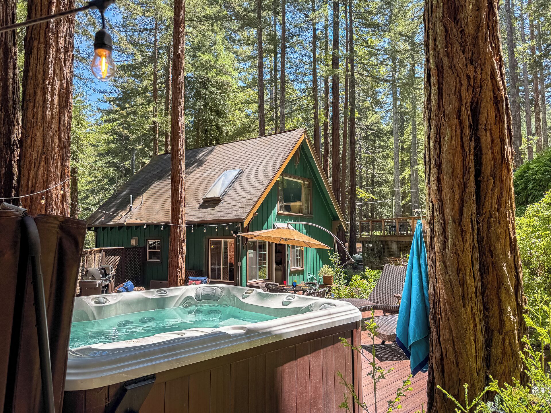 Tina de hidromasaje al aire libre