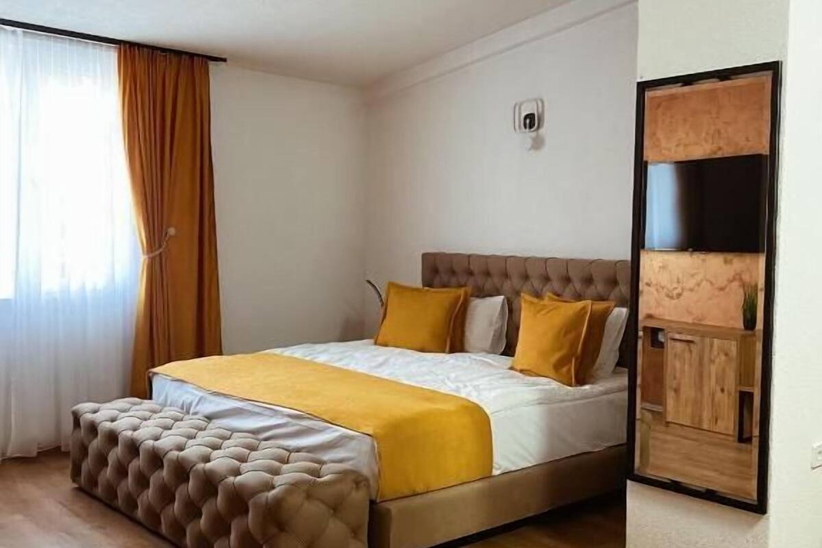 Classic Apartment | 1 bedroom, soundproofing, WiFi (free)