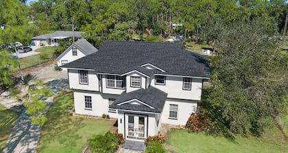 Magical Naples Retreat – 5BR, Pool, Hot Tub & More!