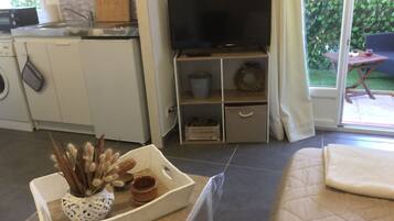 1 camera, ferro/asse da stiro, Wi-Fi, lenzuola