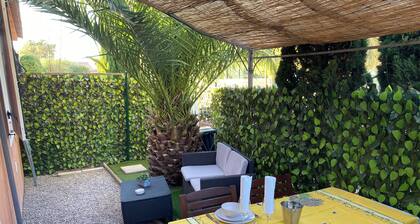 Joli Studio Cosy Classé 1 * rdc 1 salle d'eau avec jardinet ombragé privé