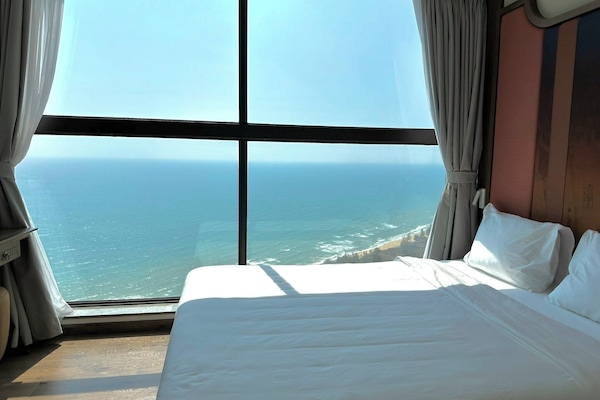 Egyptian cotton sheets, premium bedding, down duvets