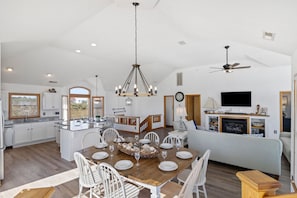 Dining - Corolla Oceanside in Whalehead - Heated Pool - 7BR/6.5BA - Short Walk to Beach! (Corolla)