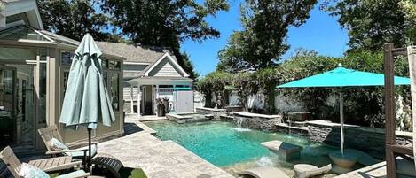 Lämmitetty uima-allas