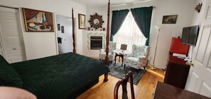 4 bedrooms, WiFi, bed sheets