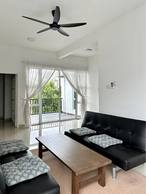Deluxe Villa | Living area | 50-inch Smart TV with digital channels, Netflix, streaming services