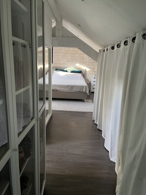 4 soverom, strykejern/-brett, wi-fi og sengetøy