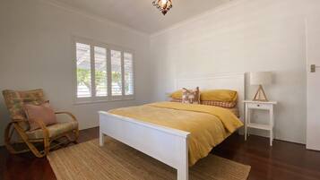2 bedrooms, iron/ironing board, bed sheets