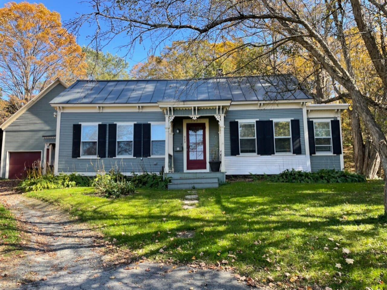 Beautiful Northfield Village Home
