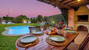 屋外ダイニングエリア