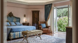 4 slaapkamers, een strijkplank/strijkijzer, gratis wifi, beddengoed