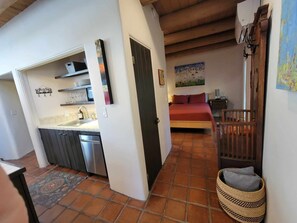 1 bedroom, in-room safe, iron/ironing board, free WiFi
